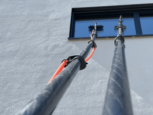 Glasreinigung mittels Teleskopstangensystem