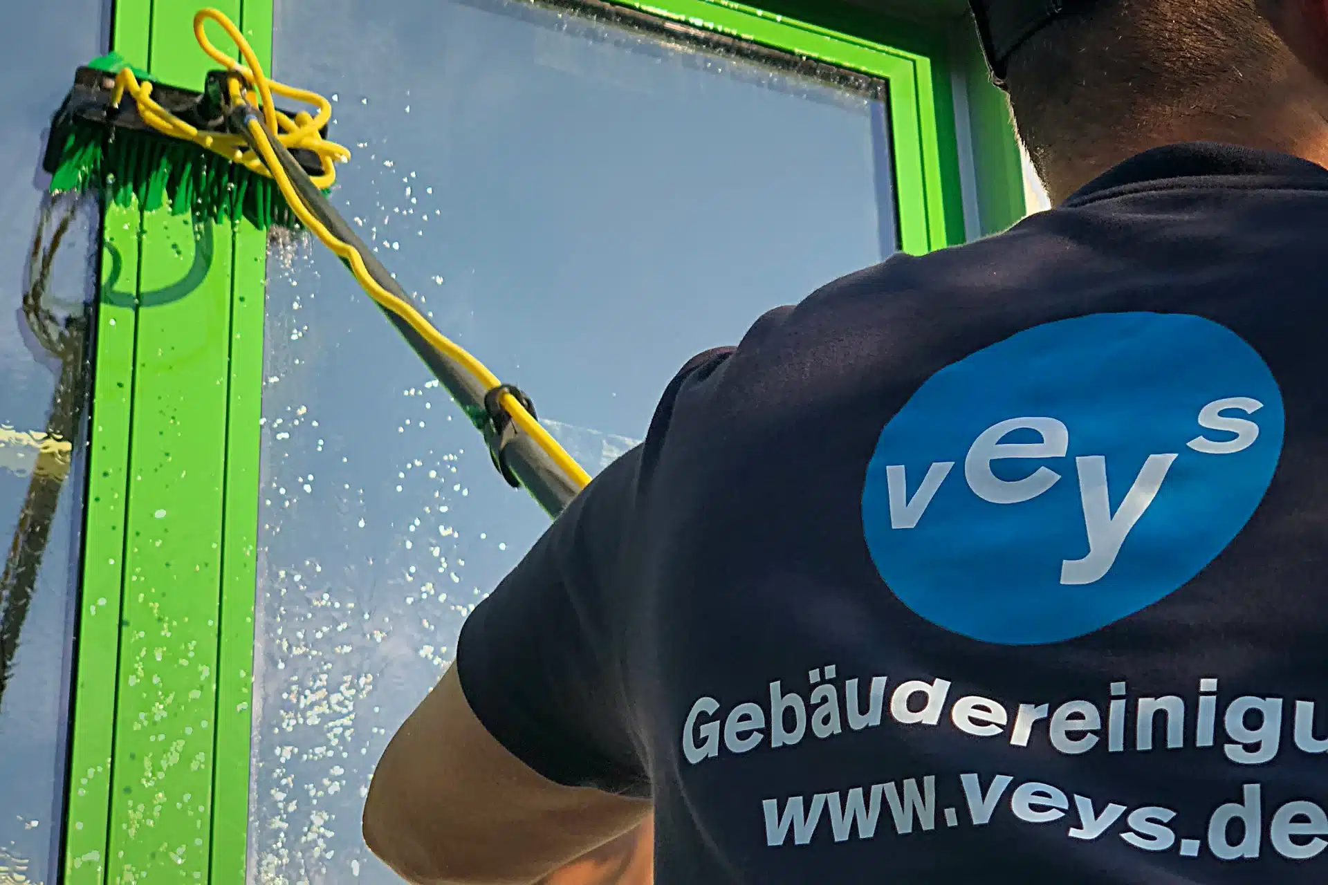 Fensterreinigung mit hochreinem Wasser