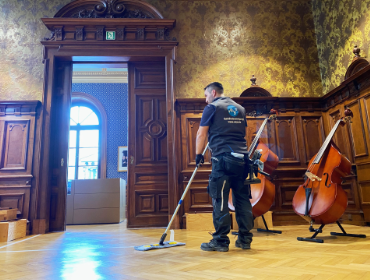 Veys Gebäudereinigung bei der Arbeit: Hausmeisterservice